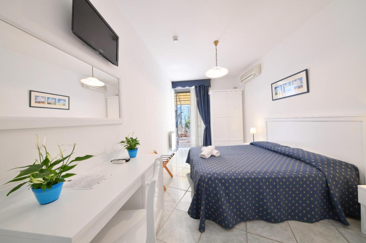 איסקיה Hotel Noris מראה חיצוני תמונה