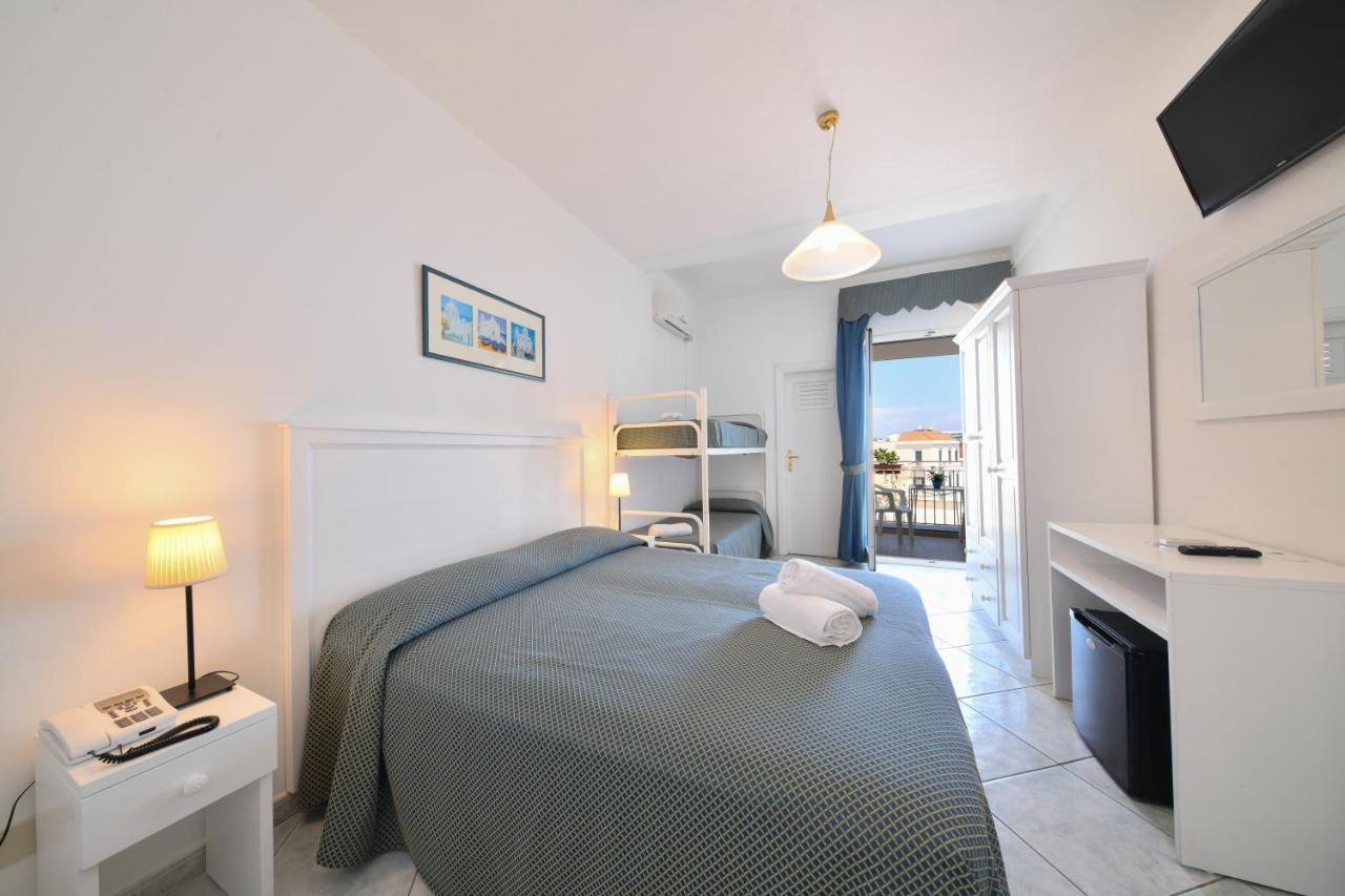 איסקיה Hotel Noris מראה חיצוני תמונה