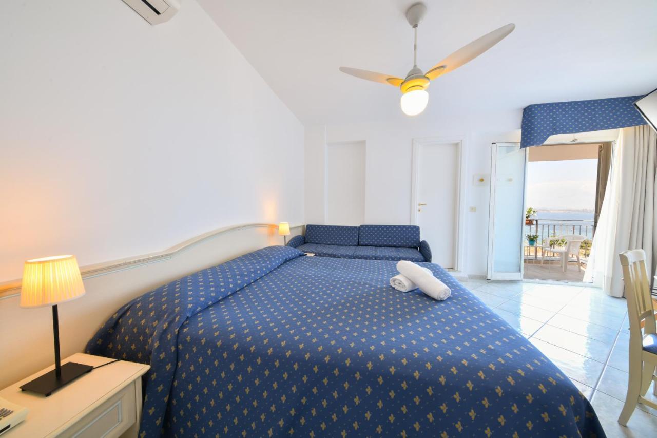 איסקיה Hotel Noris מראה חיצוני תמונה