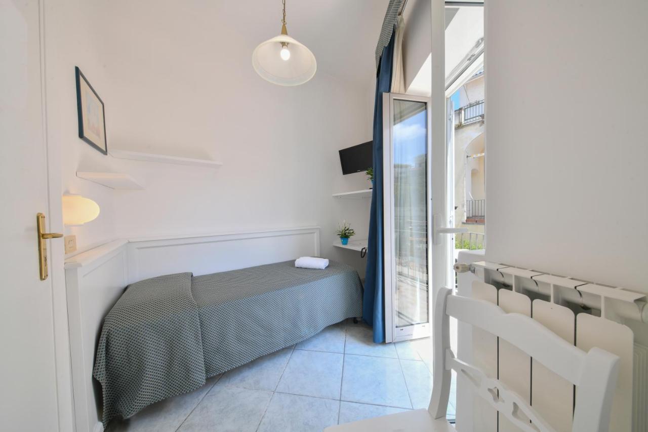 איסקיה Hotel Noris מראה חיצוני תמונה