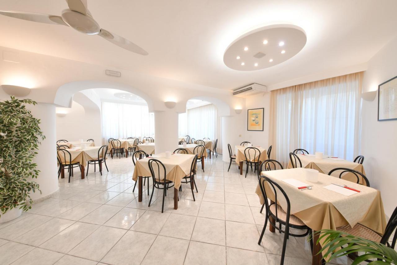 איסקיה Hotel Noris מראה חיצוני תמונה