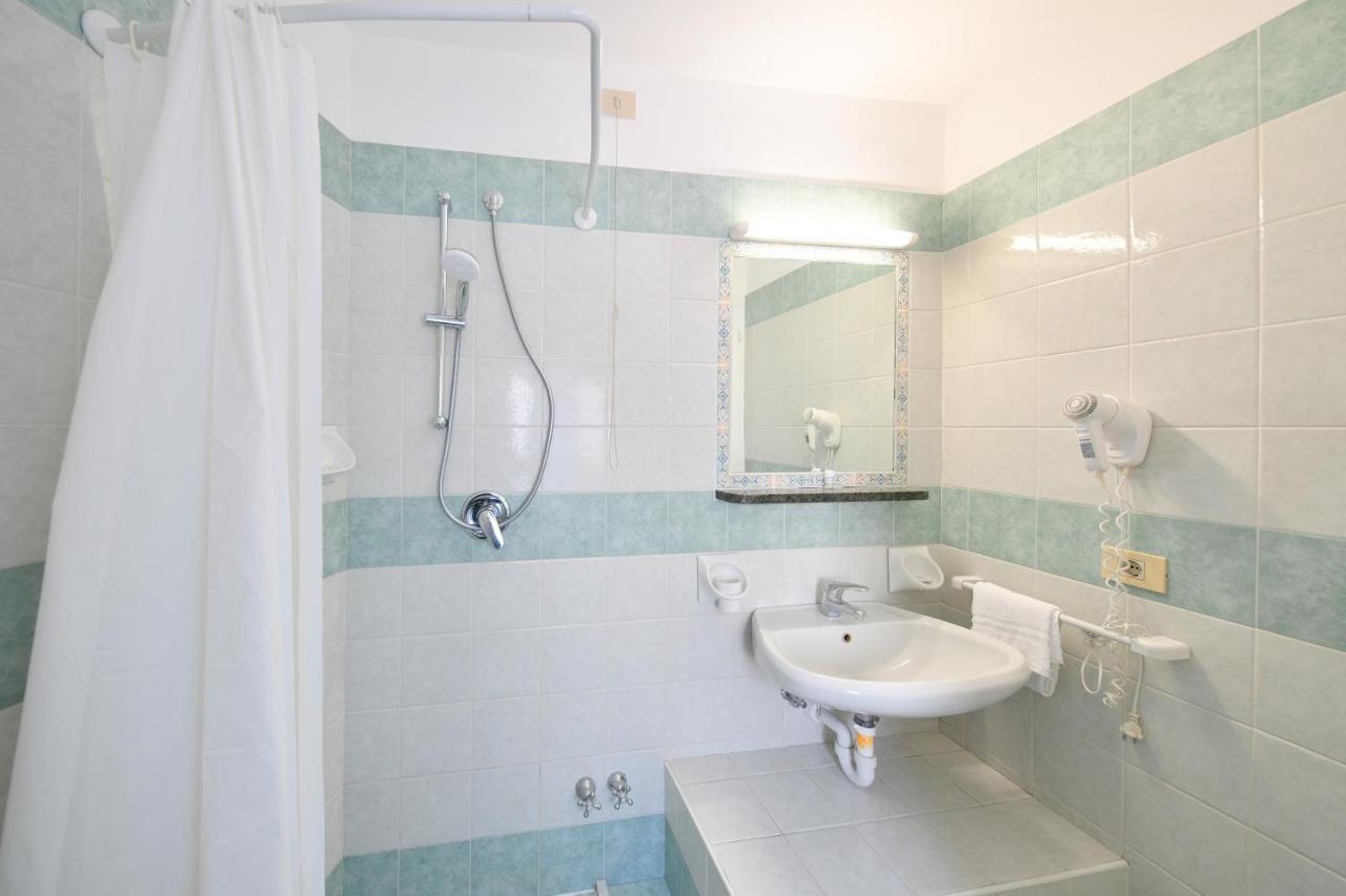 איסקיה Hotel Noris מראה חיצוני תמונה