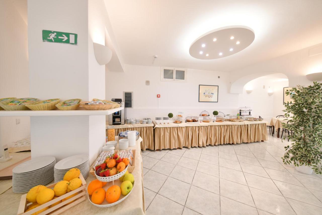 איסקיה Hotel Noris מראה חיצוני תמונה