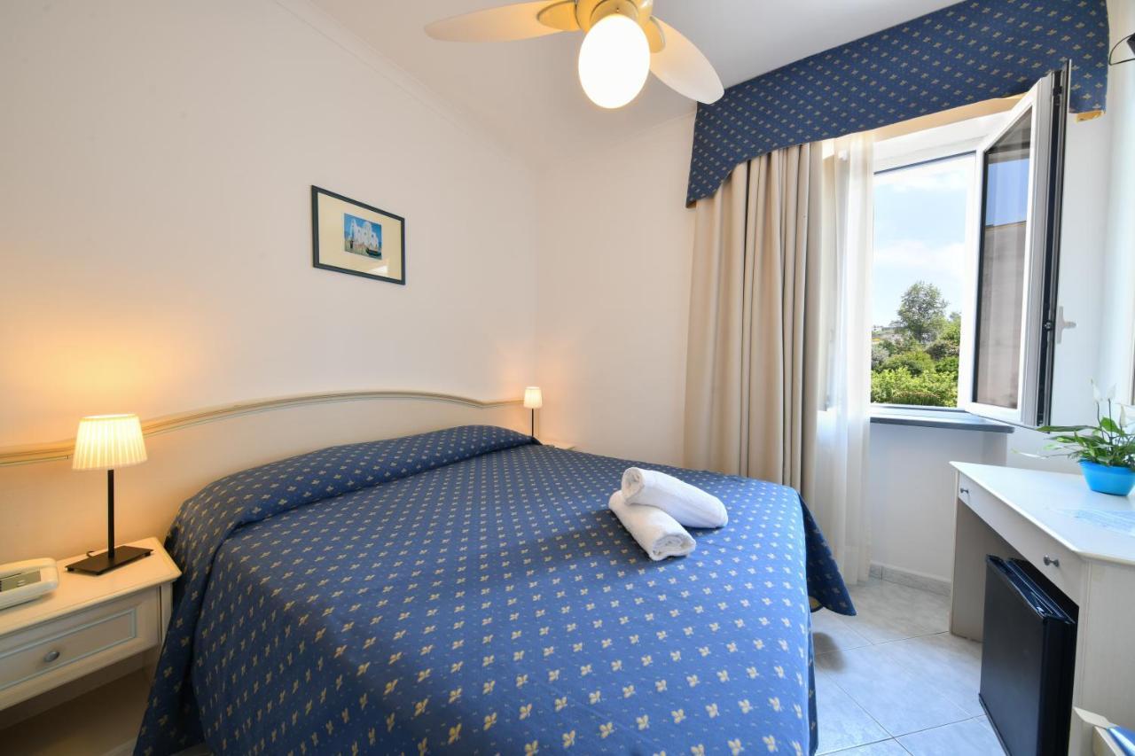 איסקיה Hotel Noris מראה חיצוני תמונה